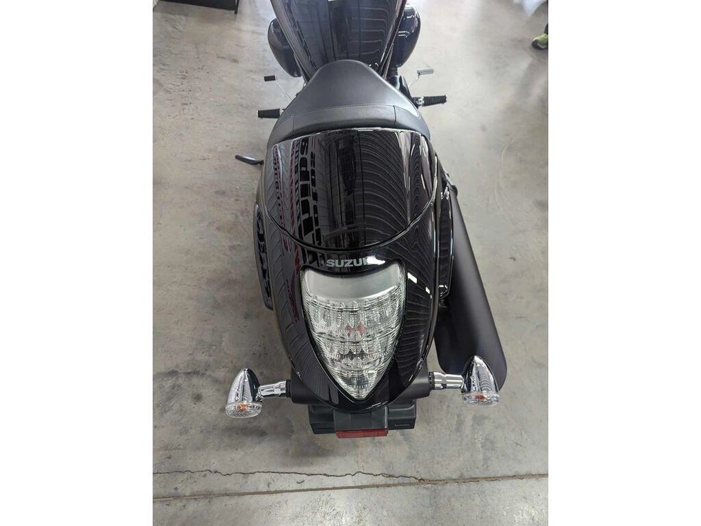 2024 Suzuki Boulevard M109r alt