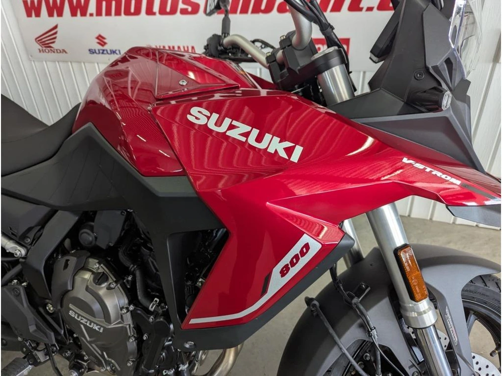 2025 Suzuki V-strom 800 alt