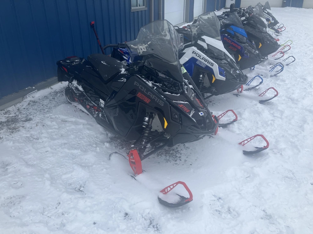 2023 Polaris 650 Indy Adventure 137 alt