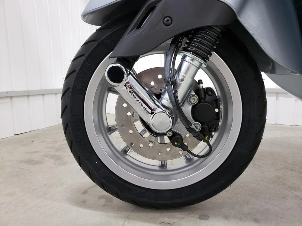 Vespa Primavera 50 2023 alt