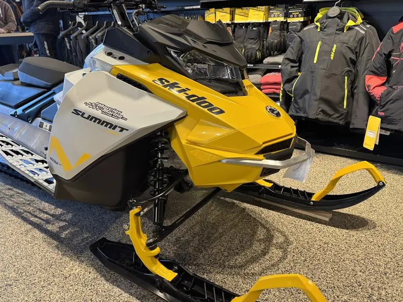 2025 Ski-Doo Summit Néo 600 EFI