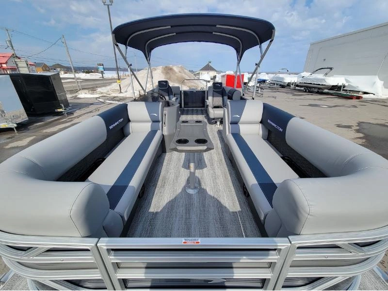 Bennington Marine S21 Stern Radius 3t Express 2025 alt