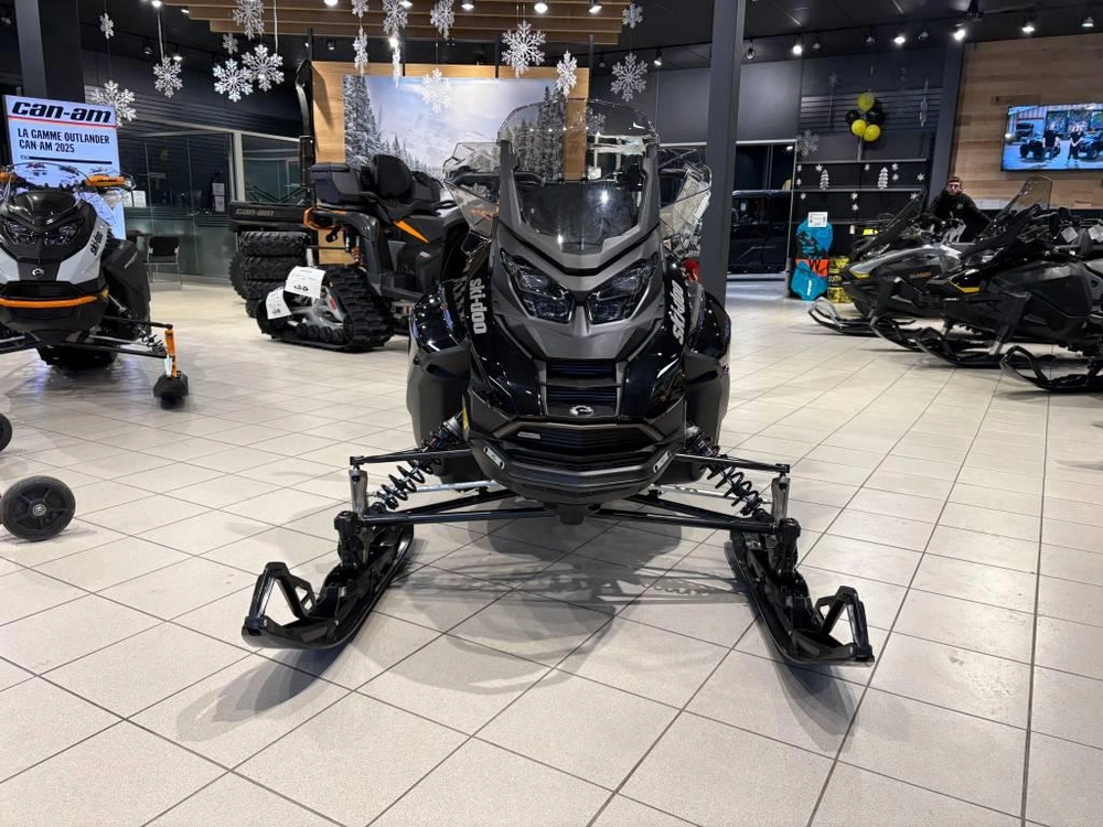 Ski-doo Renegade Adr W/ Enduro Pkg 900 Ace Turbo R Ice Ripper Xt 1.25'' E.s. W/ 10.25'' Touchscreen 2026 alt