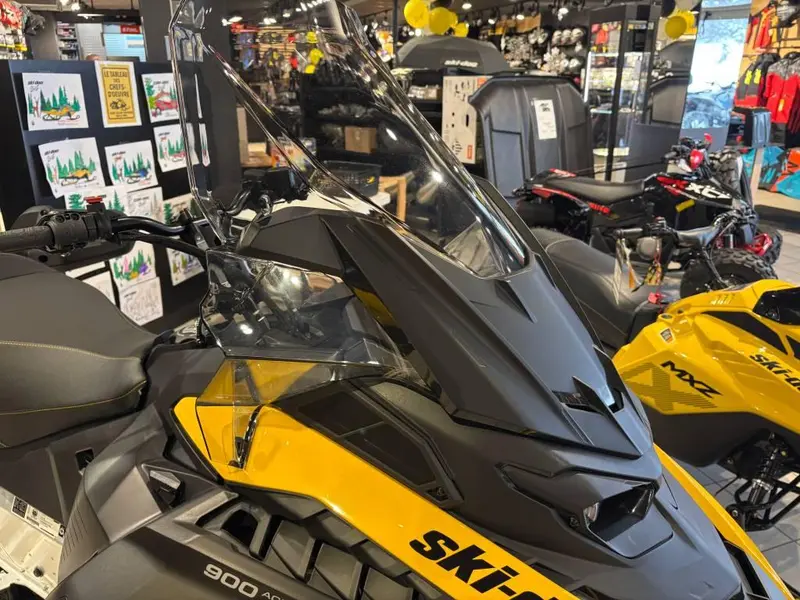 2026 Ski-Doo EXPEDITION SPORT 900 ACE Charger 1.5'' E.S.