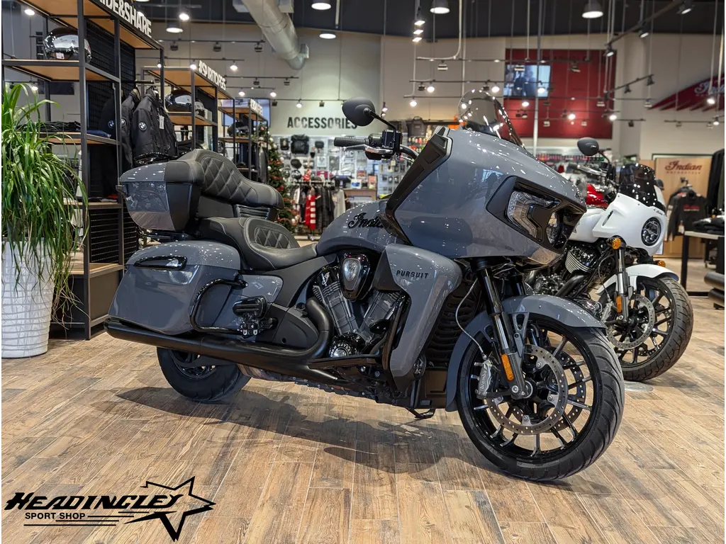 2023 Indian Motorcycle Pursuit Dark Horse Premium // Stealth Gray