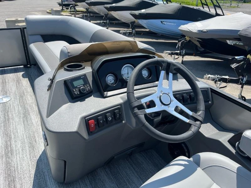 Bennington Marine S23 Swingback 3t Xpress 2025 alt