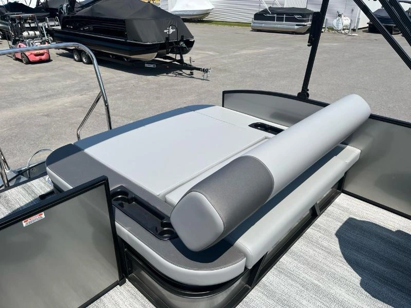 Bennington Marine S23 Swingback 3t Xpress 2025 alt