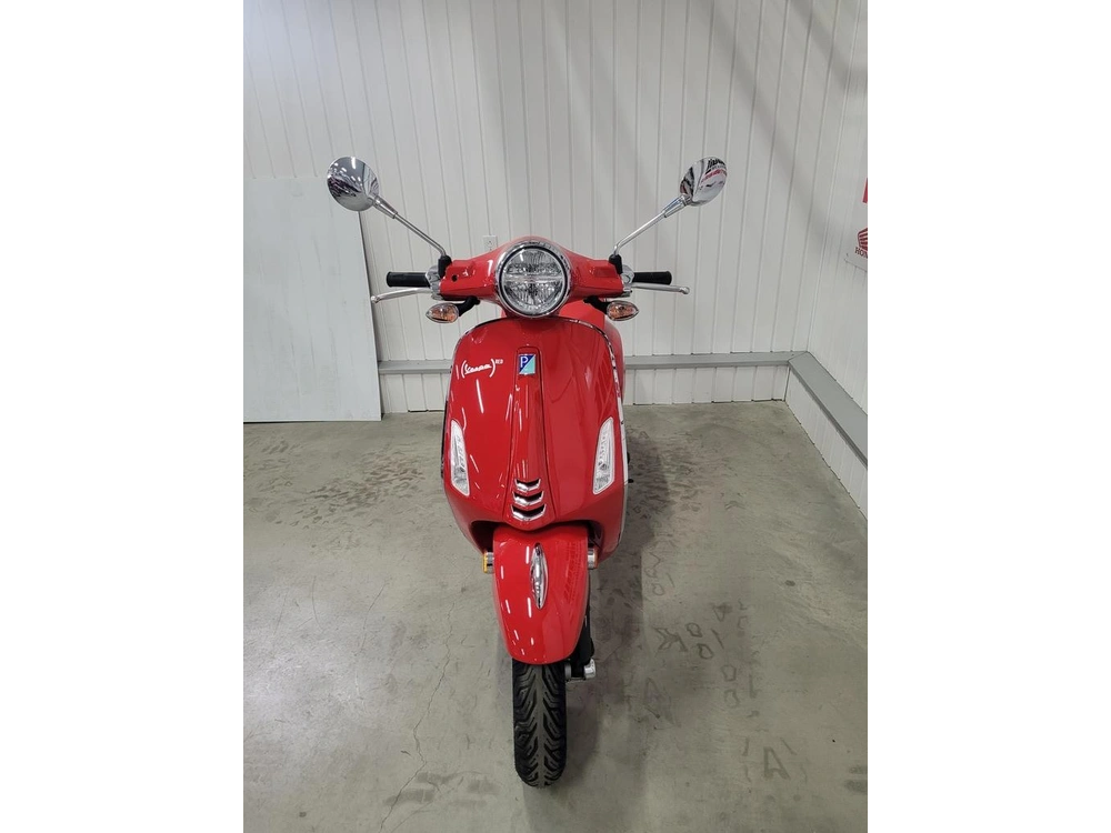 2023 Vespa Primavera 50 alt