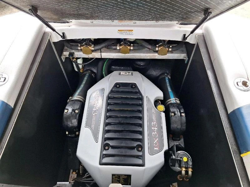 Correct Craft Super Air Nautique Team 210 2011 alt