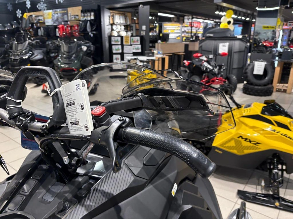 Lynx Brutal Re 15'' 900 Ace Turbo R Powdermax 2.5'' E.s. W/ 10.25'' Touchscreen 2026 alt