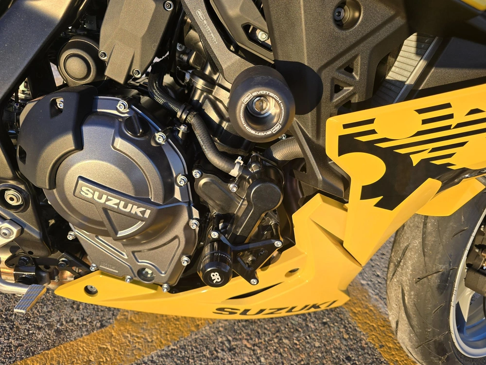 2025 Suzuki Gsx-8r alt