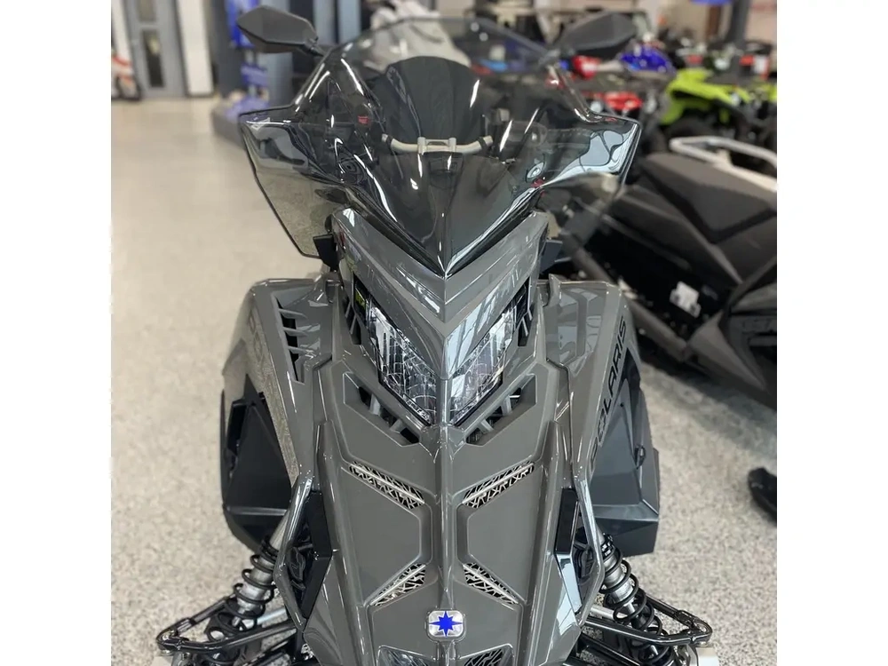 2025 Polaris 650 Titan Adventure 155 1.5 alt