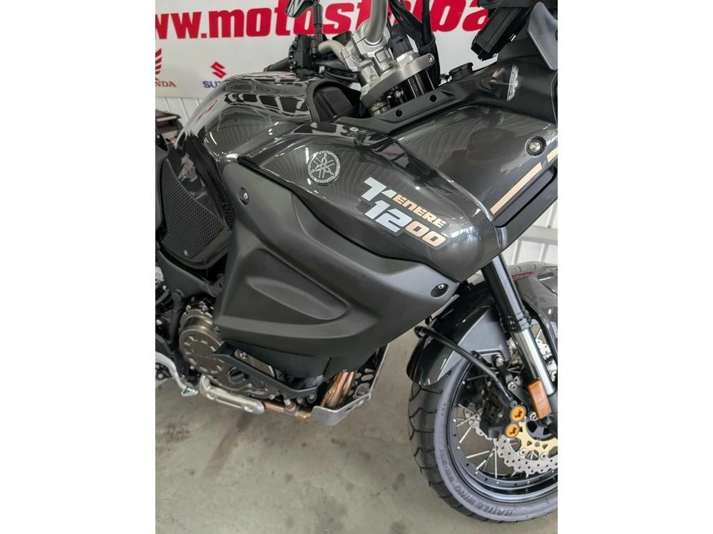 2023 Yamaha Super Tenere alt