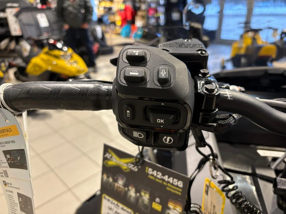 Ski-doo Renegade Adr W/ Enduro Pkg 900 Ace Turbo R Ice Ripper Xt 1.25'' E.s. W/ 10.25'' Touchscreen 2026 alt