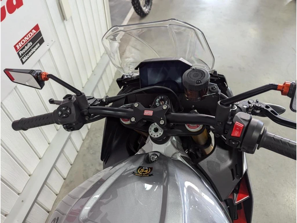 Aprilia Tuono V4 1100 2021 alt