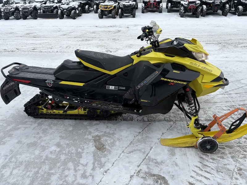 2022 Ski-Doo RENEGADE 850 XRS 137"