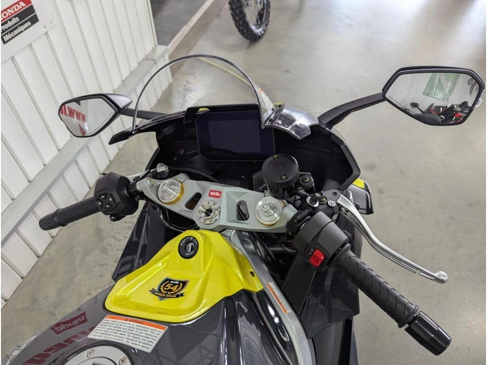 2026 Aprilia Rs 660 alt