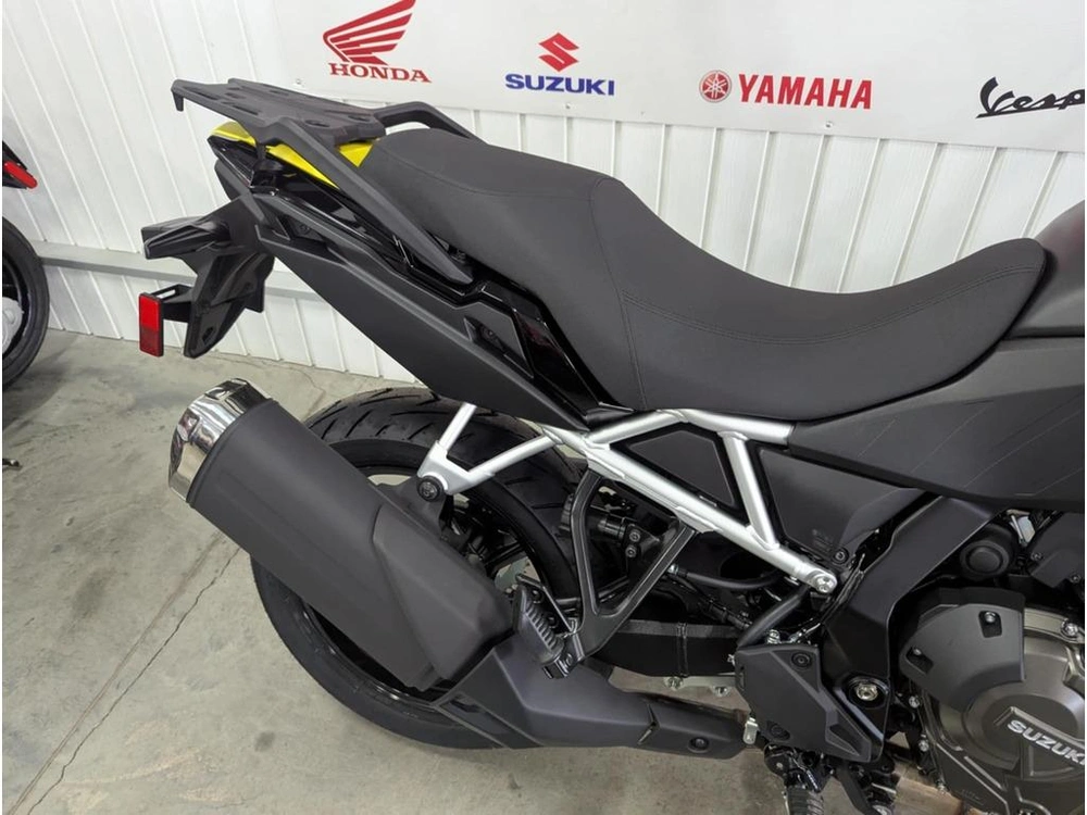 2025 Suzuki V-strom 800 alt