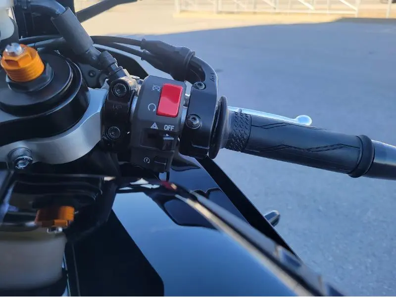 2025 Yamaha YZF-R7 thumbnail 21
