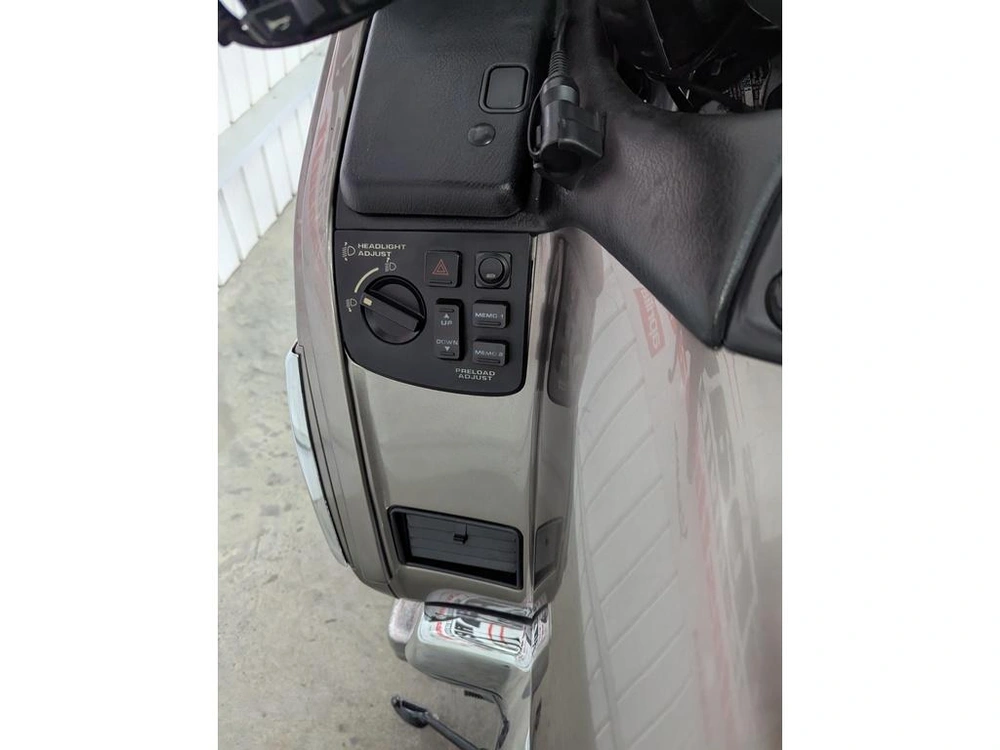 2004 Honda Gold Wing alt