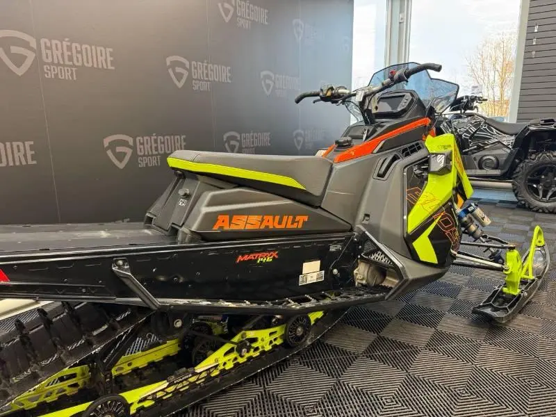 2023 Polaris BOOST SWITCHBACK ASSAULT 146