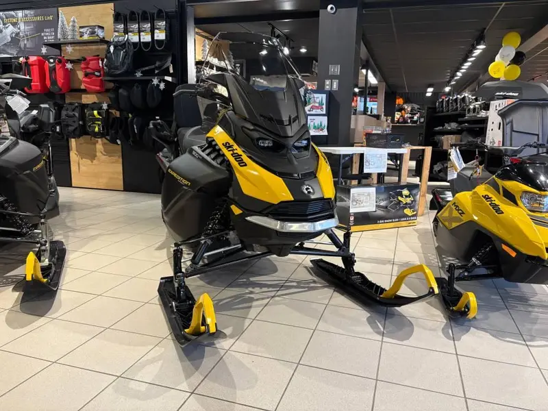 2026 Ski-Doo EXPEDITION SPORT 900 ACE Charger 1.5'' E.S.