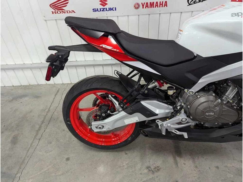 2025 Aprilia Rs 457 alt