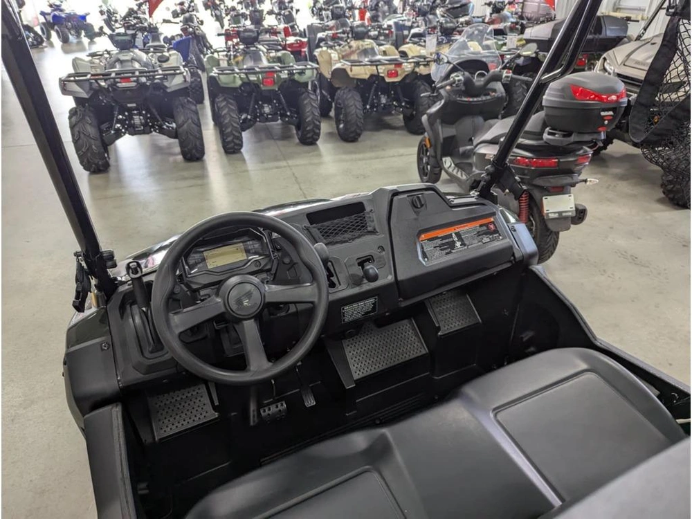 2025 Honda Pioneer 700 alt