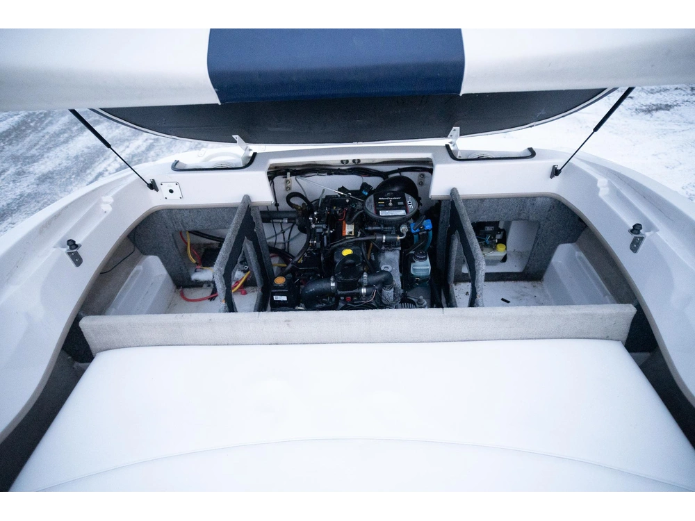 2011 Four Winns 180le alt