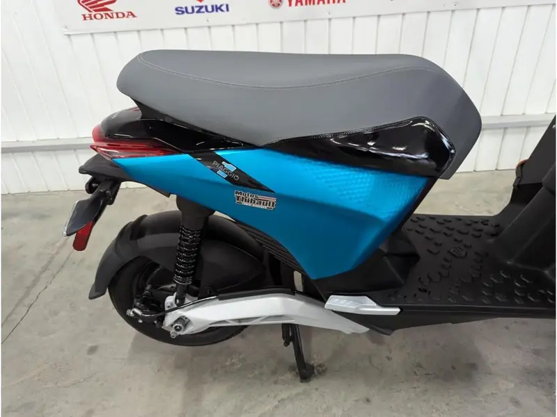 2022 Piaggio 1 Active thumbnail 3