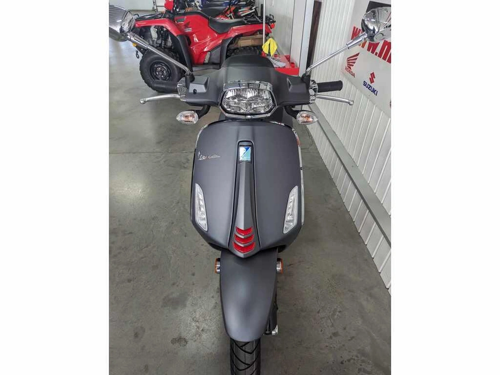 2023 Vespa Sprint 50 alt