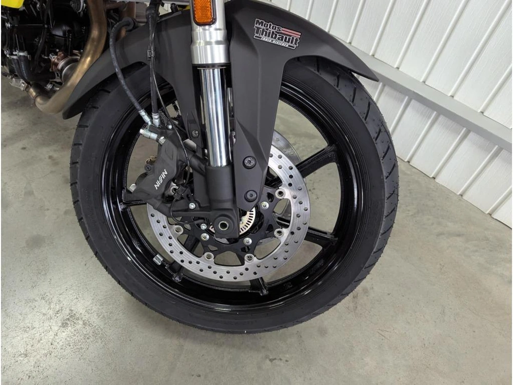 2025 Suzuki V-strom 800 alt