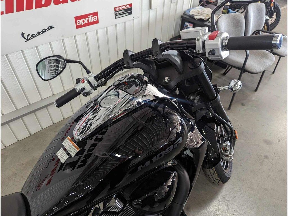 2024 Suzuki Boulevard M109r alt