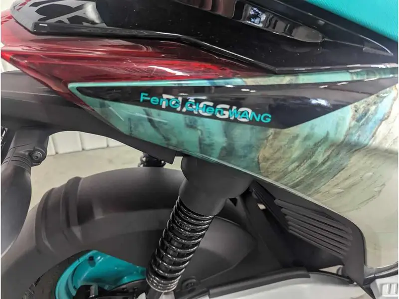 2022 Piaggio 1 Active thumbnail 7