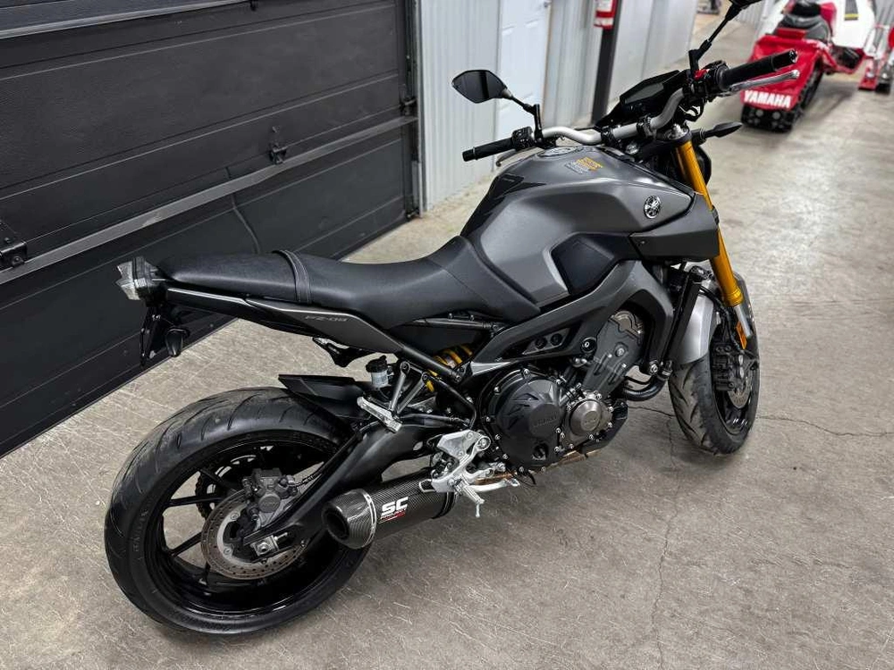 Yamaha Fz09 2015 alt