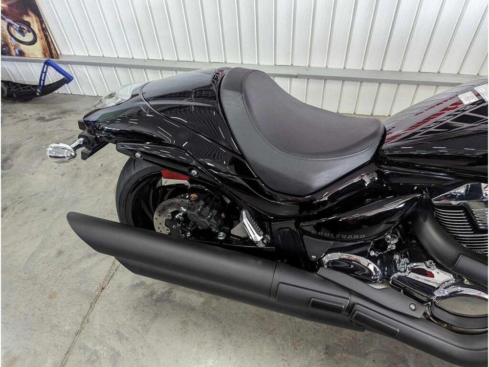 2024 Suzuki Boulevard M109r alt