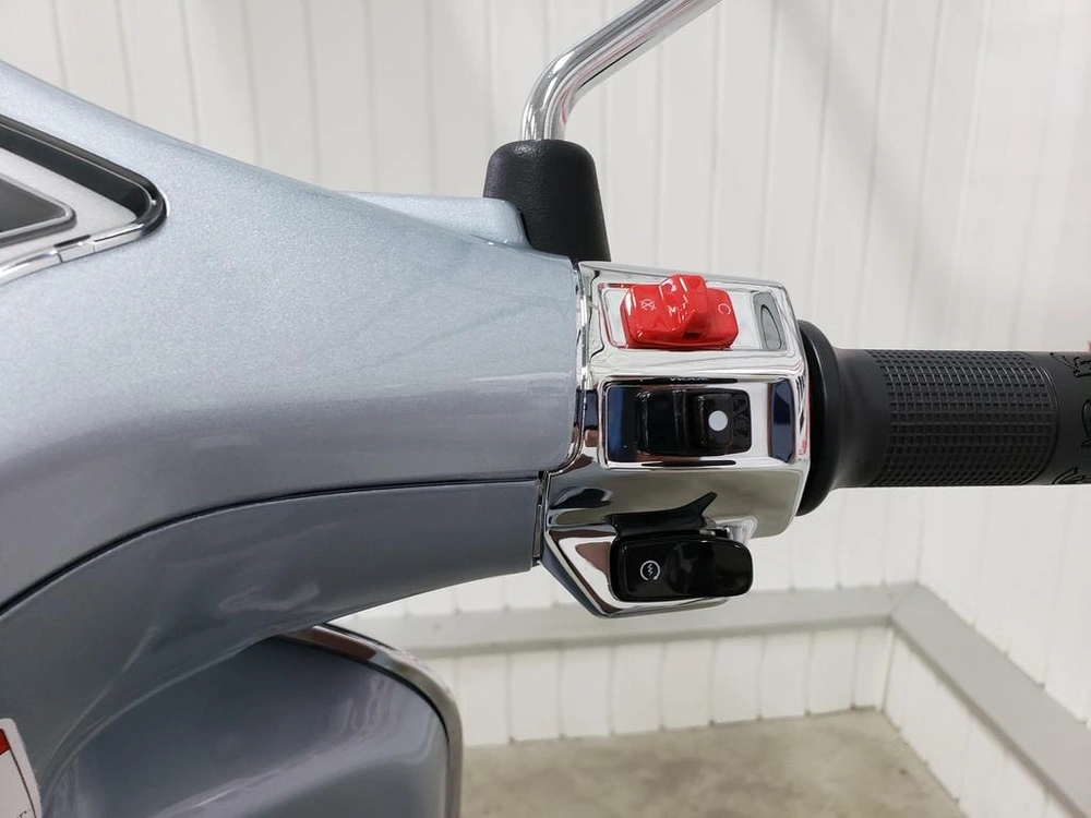 Vespa Primavera 50 2023 alt