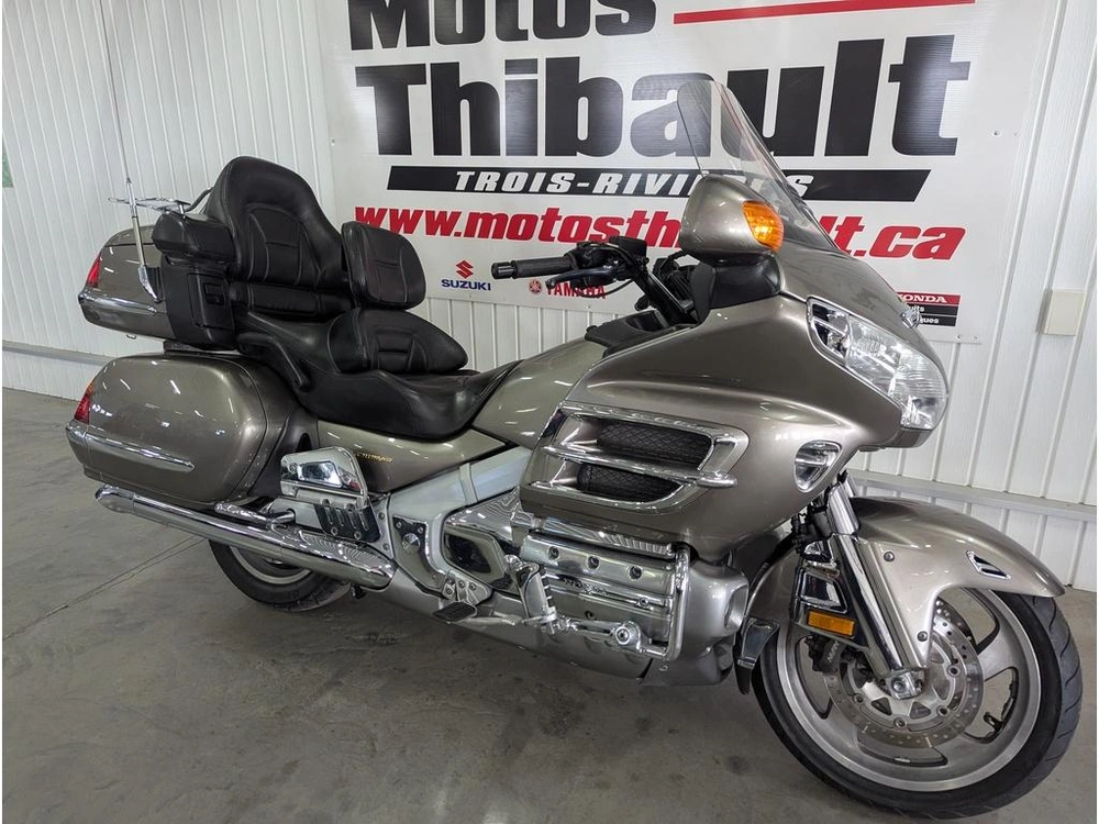 2004 Honda Gold Wing alt