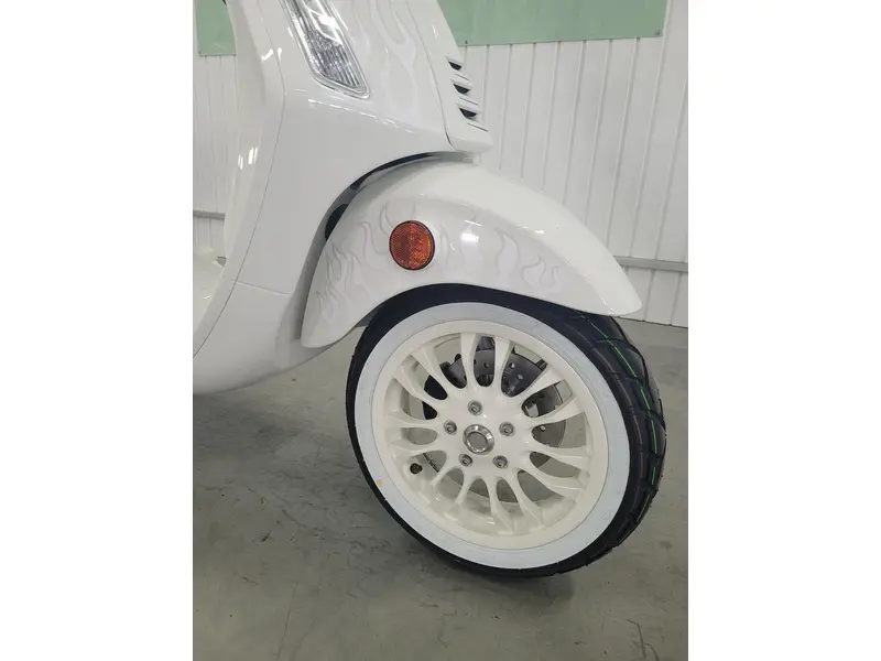 2022 Vespa Sprint 50 thumbnail 5