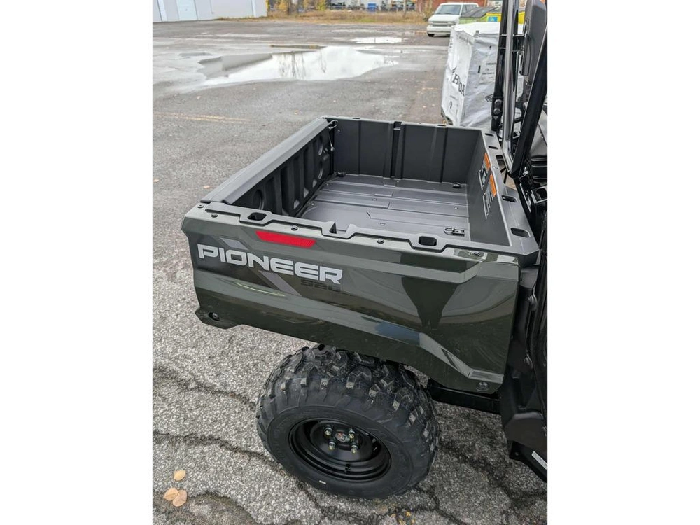 2026 Honda Pioneer 520 alt