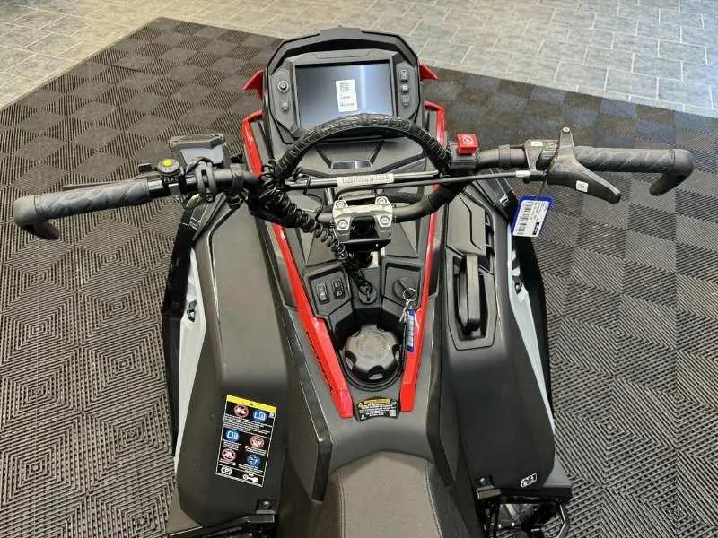 2025 Polaris 850 RMK KHAOS 165