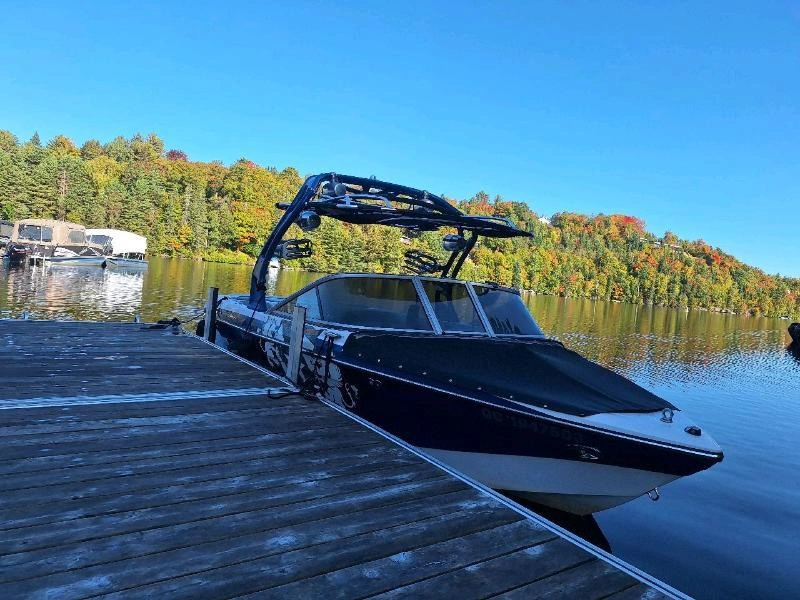 Correct Craft Air Nautique 220 Team Edition 2009 alt