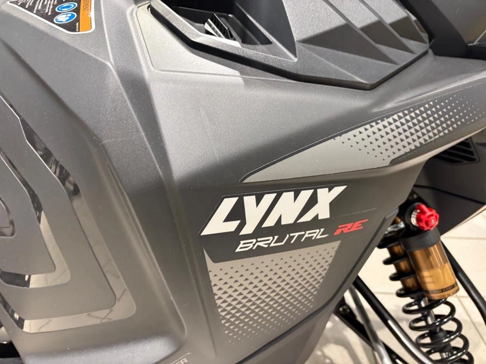 Lynx Brutal Re 15'' 900 Ace Turbo R Powdermax 2.5'' E.s. W/ 10.25'' Touchscreen 2026 alt