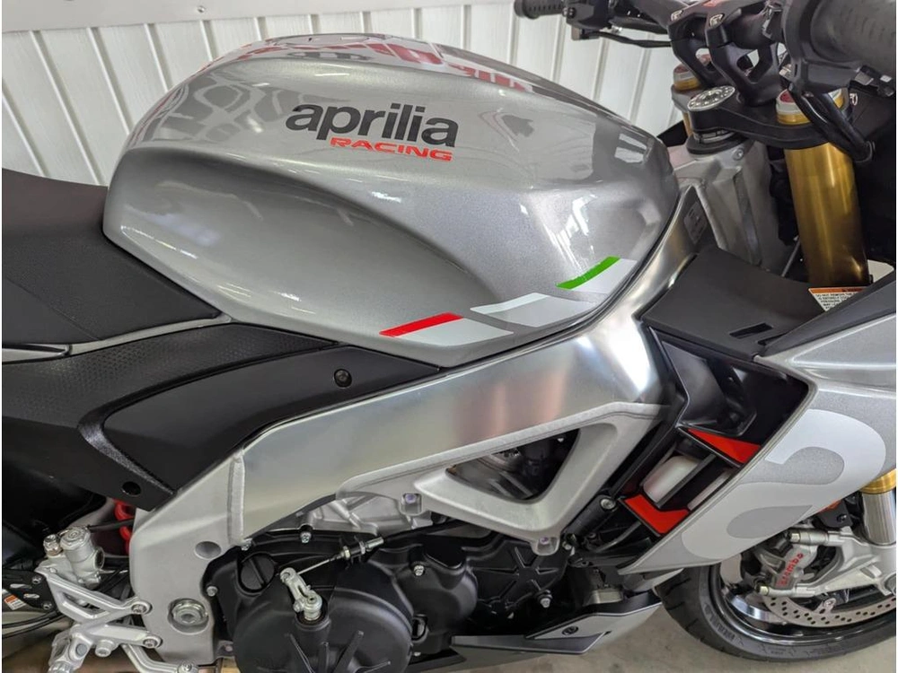Aprilia Tuono V4 1100 2022 alt