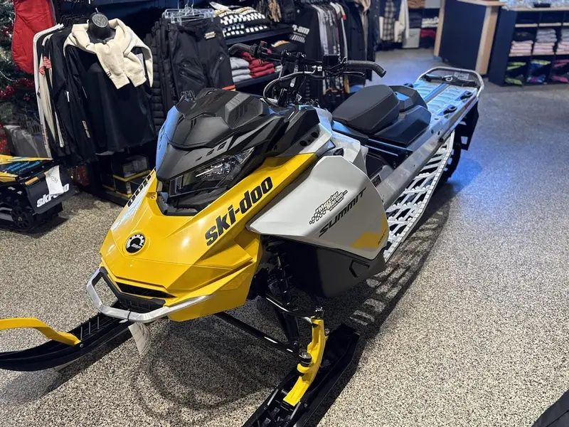 2025 Ski-Doo Summit Néo 600 EFI