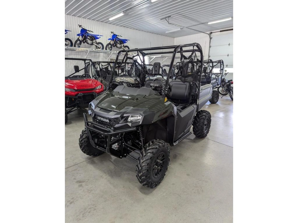 2025 Honda Pioneer 700 alt