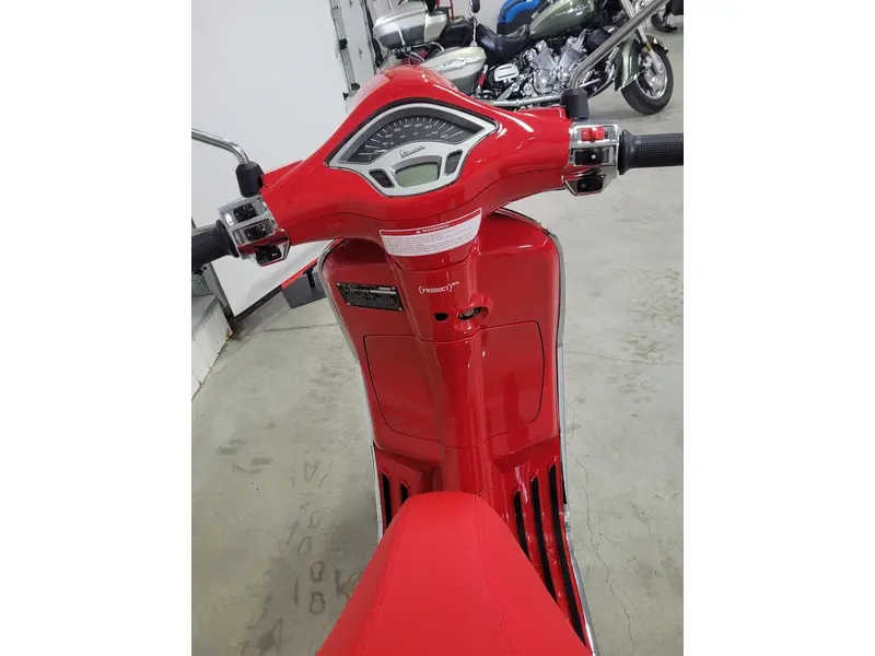 2023 Vespa Primavera 50 thumbnail 11