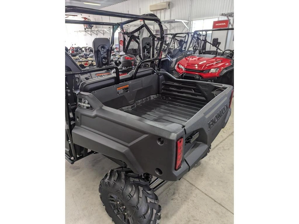 2025 Honda Pioneer 700 alt