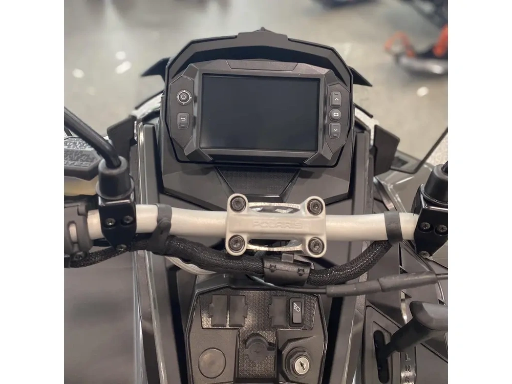 2025 Polaris 650 Titan Adventure 155 1.5 alt