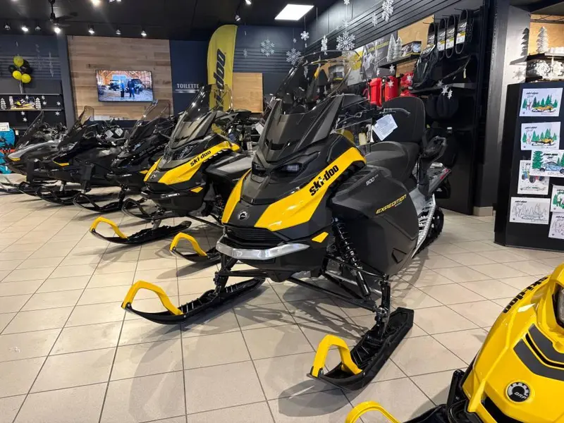 2026 Ski-Doo EXPEDITION SPORT 900 ACE Charger 1.5'' E.S.